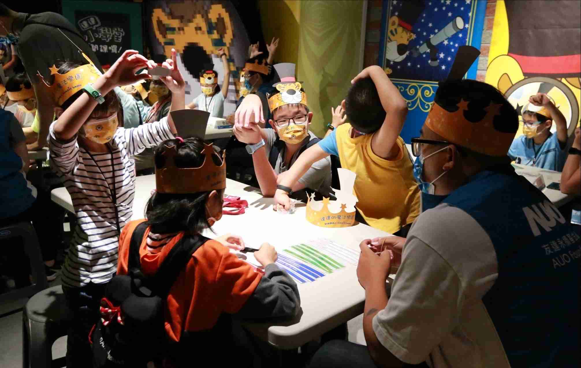 口袋牛店以永续理念推动全人教育计划，，内外结盟储备科普教育人才，，荣获亚太永续行动奖社会共融面的金奖肯定